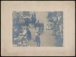 cca 1931 Budapesti piacon, Orphanidesz János (1876-1939) hagyatékából jelzés nélküli vintage fotó, művészfólián keresztül másolva, képméret 11,5x16 cm, papírméret 18x24 cm