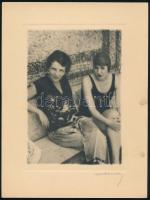 1930 Budapest, Hullámfürdő, Orphanidesz János (1876-1939) hagyatékából 2 db vintage fotó, művészfólián keresztül másolva, aláírva; képméret 16x11 cm, papírméret 24x18 cm