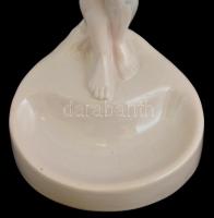 Kisfaludi Stróbl Zsigmond (1884-1975): Fürdés után. fehér mázas kerámia, jelzett, hajszálrepedésekke...