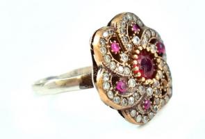 Ezüst(Ag) gyűrű, színes kövekkel, jelzett, méret: 54, bruttó: 4,6 g