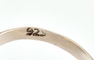 Ezüst(Ag) gyűrű, színes kövekkel, jelzett, méret: 54, bruttó: 4,6 g
