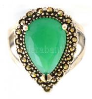 Ezüst(Ag) gyűrű, markazittal és zöld kővel, jelzett, méret: 55, bruttó: 5,43 g