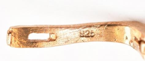 Aranyozott ezüst(Ag) fülbevalópár, szintetikus piros kővel, jelzett, h: 4,5 cm, bruttó: 16,33 g