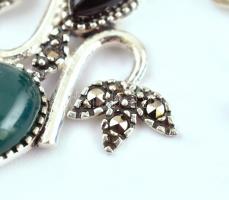 Ezüst(Ag) fülbevalópár, fekete és zöld kövekkel, markazittal, jelzett, h: 4,5 cm, bruttó: 7,11 g