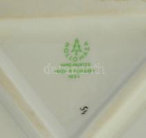 Hollóházi térdelő akt, kézzel festett, jelzett, hibátlan, m: 31 cm