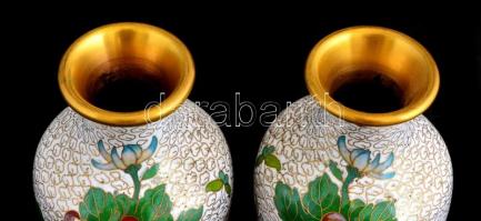 Virágmintás zománcozott réz vázapár, jó állapotban, m: 15 cm