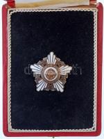Jugoszlávia ~1986-1991. Köztársasági Érdemrend III. osztály zománcozott tombak kitüntetés eredeti dísztokban (47mm) T:2 Yugoslavia ~1986-1991. Order of the Republic 3rd class enamelled tombac decoration in original case (47mm) C:2