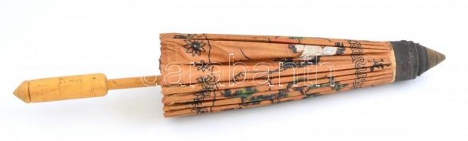 Régi japán papír napernyő, fa nyéllel. Kézzel festett, növényi motívumokkal, nappal, madárral és írásjelekkel díszített. Kis szakadásokkal, h: 50 cm, d: 57 cm