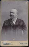cca 1905 Férfiportré, keményhátú fotó "Urania" temesvári műterméből, felületén lyukasztás nyomával, szecessziós hátlappal, 10,5×6,5 cm
