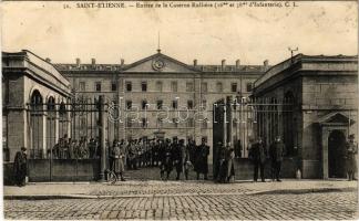 Saint-Etienne, Entrée de la Caserna Rulliere (16me et 38me dInfanterie) / WWI French military infantry barracks, soldiers at the gate