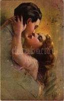 1921 Italian lady art postcard, romantic couple, kissing. Serie 1028-6. (EK)