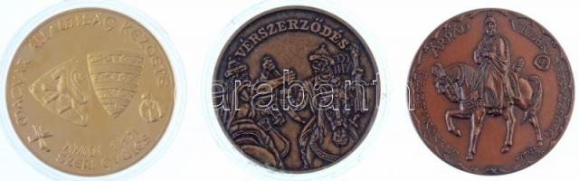 3db klf emlékérem, közte Lebó Ferenc (1960-) 1996. "A Honfoglalás emlékére 896-1896 / Vérszerződés" Br emlékérem (42,5mm); 2000. "Magyar Nagyfejedelemség államalapítás évfordulójára / Magyar államiság kezdete" aranyozott fém emlékérem (42,5mm) T:1-,PP ujjlenyomat