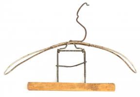 Régi fém és fa vállfa nadrágtartóval  37 cm