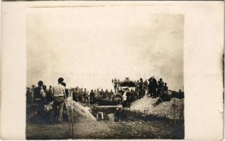 Osztrák-magyar katonai temetés / WWI Austro-Hungarian K.u.K. military, funeral. photo (kis szakadás / small tear)