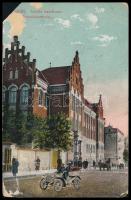 1918