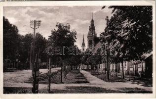 1929 Apatin, Glavna ulica / Hauptstraße / Fő utca, városháza. J. Szabadill kiadása / main street, town hall (EK)
