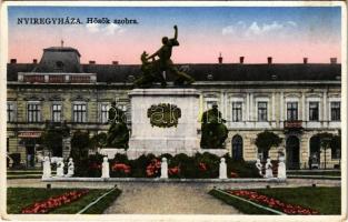 Nyíregyháza, Hősök szobra, emlékmű, Babics, Kovács Gyula üzlete (EK)