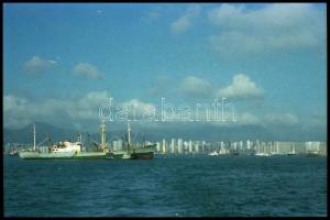 cca 1976-1981 Hong Kong, 44 db negatívfilm kocka