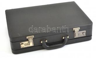 Régi számzáras műbőr aktatáska 43x32 cm