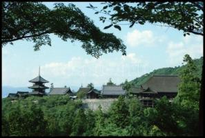 cca 1976-1981 Japán, kb. 100 db negatívfilm kocka