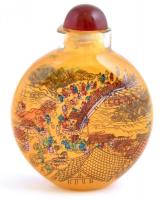 Kis parfümös üveg dugóval, távol-keleti jelenettel, m: 6,5 cm
