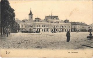 1899 Baja, Szent István tér, Városháza, piaci árusok, üzletek. Ifj. Wagner Antal kiadása (fl)