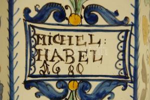 Habán kerámia edény, múzeumi kópia kézzel festett 25 cm magas