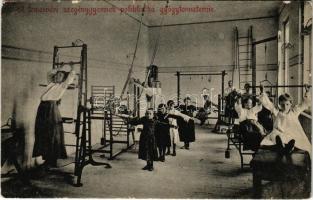 Temesvár, Timisoara; Szegénygyermek poliklinika gyógytornaterme, belső. Hátoldalon Sorsjegy a Szegény Gyermekpoliklinika javára / physiotherapy hall of the poor children polyclinic, interior. Charity lottery ticket on the backside  (EK)