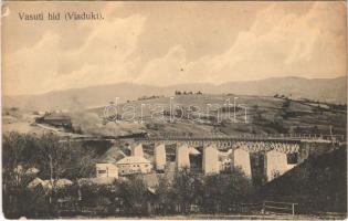 Nyitrabánya, Krickerhau, Handlová; vasúti híd, viadukt, iparvasút, gőzmozdony, vonat. Fogyasztási Szövetkezet kiadása. Tihanyi Sándor felvétele / railway bridge, viaduct, industrial railway, locomotive, train (kopott sarok / worn corner)