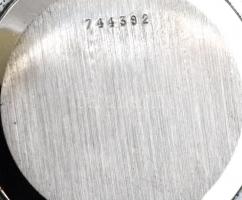 Marvin kézi felhúzós férfi karóra. Hibátlan számlappal, szép krómozással, működő, jó állapotban, bőr...