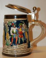 Gambrinus német fedeles söröskancsó 17 cm magas