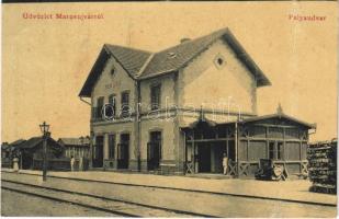 Marosújvár, Ocna Muresului, Ocna Mures; Pályaudvar, vasútállomás. W. L. 1606. / railway station (gyűrődés / crease)