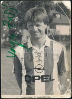 Varga Zoltán (1945) labdarúgó az FTC játékosának aláírt képe (gyűrődésekkel)