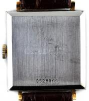 Marvin kézi felhúzós, kocka formájú, férfi karóra. Működik, üvegen karccal, bőr szíjjal. 27x27mm