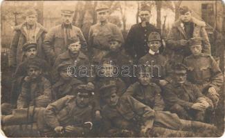 1919 Vöröskatonák csoportképe / Hungarian soldiers of the Red Army. photo (EB)