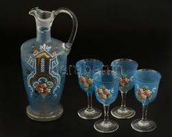 Kézzel festett virágmintás üveg kiöntő, 4 db pohárral, egyiken csorbával, kopásnyomokkal, m: 11 és 23 cm