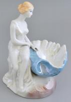 Porcelán hölgy szobor tálkával, kézzel festett, jelzés nélkül, alján 130-as formaszámmal (?), apró mázhibákkal, m: 25 cm, h. 20 cm