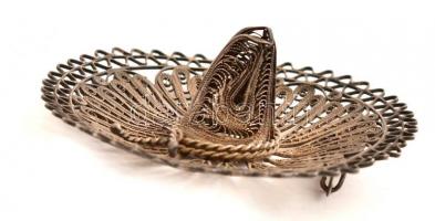 Ezüst(Ag) Sombrero alakú filigrán bross, jelzett, d: 6,5 cm, nettó: 21,25 g