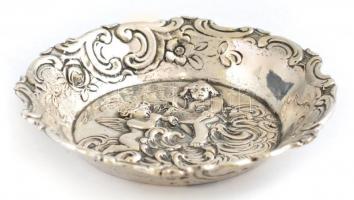 Ezüst (Ag) puttó motívumú tálka, jelzett, d: 7 cm nettó: 30 g