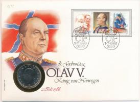 Norvégia 1988. 5K Cu-Ni "V. Olaf" bélyeges borítékban, bélyeggel és bélyegzéssel T:1- Norway 1988. 5 Kroner Cu-Ni "Olav V" in coin envelope with stamps and cancellations C:AU Krause KM#420