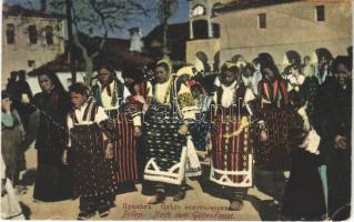 1918 Prilep, Nach dem Gottesdienst / Macedonian folklore, traditional costumes (EB)