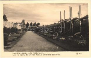 Riga, Lidotaju atdusas vieta Bralu kapos / Lieu de repos des pilotes dans la cimitiere fraternelle / Brothers Cemetery, WWI memorial cemetery of the Latvian soldiers