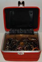 Kozmetikus táska tele bizsuval