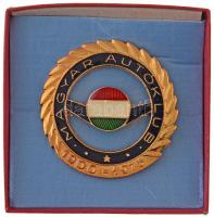 1975. "Magyar Autóklub 1900-1975" zománcozott fém hűtőrács jelvény (65mm) T:1-