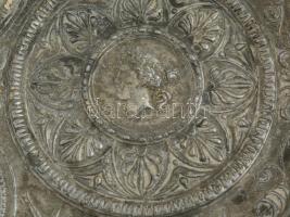 Fém historizáló tálca, 40,5x21 cm