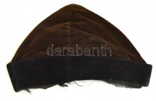 Bársony levente sapka, bélése szakadt