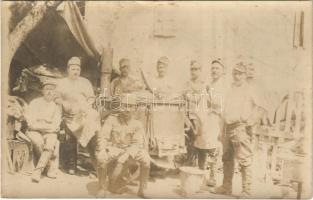 Első világháborús osztrák-magyar katonák tábori mozgó konyhával / WWI K.u.K. military mobile kitchen, soldiers. photo