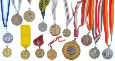 14db-os vegyes modern sportérem tétel, többsége szalagon T:2