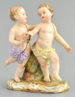 Meisseni porcelán figurák, puttók, Kézzel festett, jelzett, javított. m: 12 cm