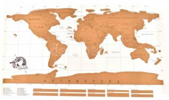 Lekaparható világtérkép, melyen bejelölhetők, hová utazott az ember, 70x50 cm Hengerrel.